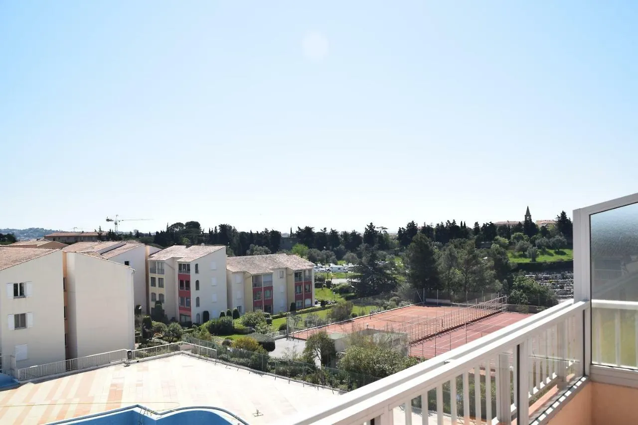 Le Lagon Bleu - Frejus 0*,